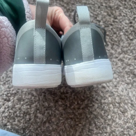 Huk Men’s boat shoe size 8 - Picture 4 of 6